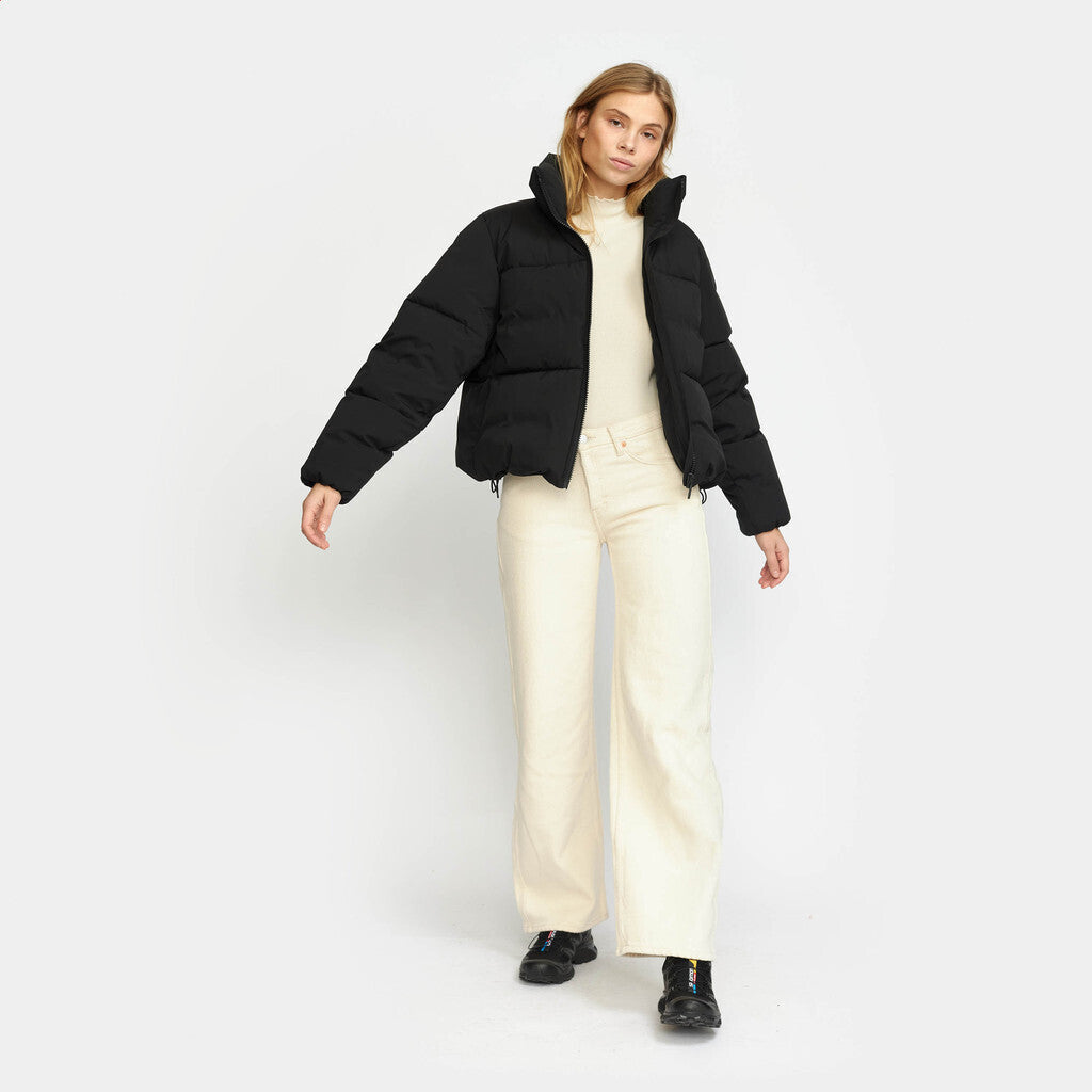 Selfhood úlpa Short puffer Black