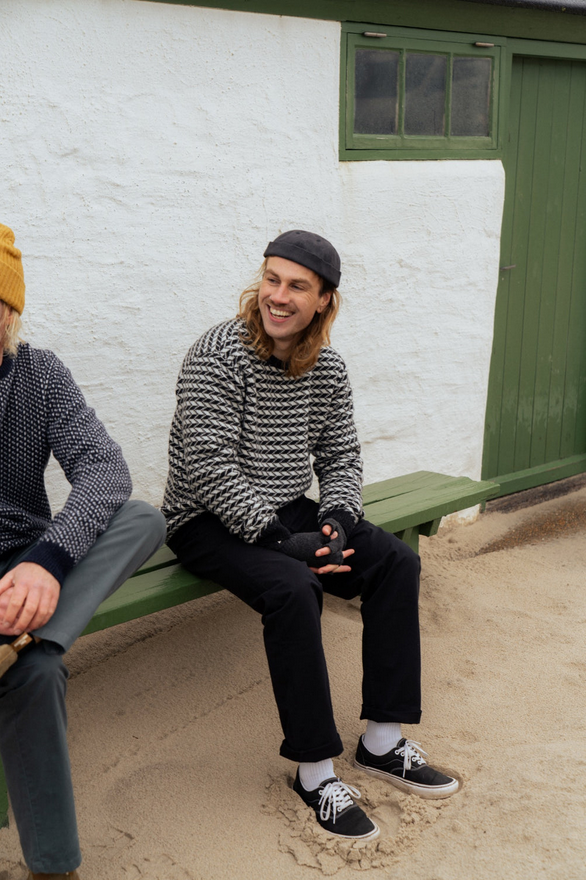 Lakor peysa Faroese fisher knit Off white/black