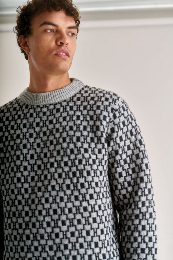 KOMODO peysa Chai jumper Charcoal