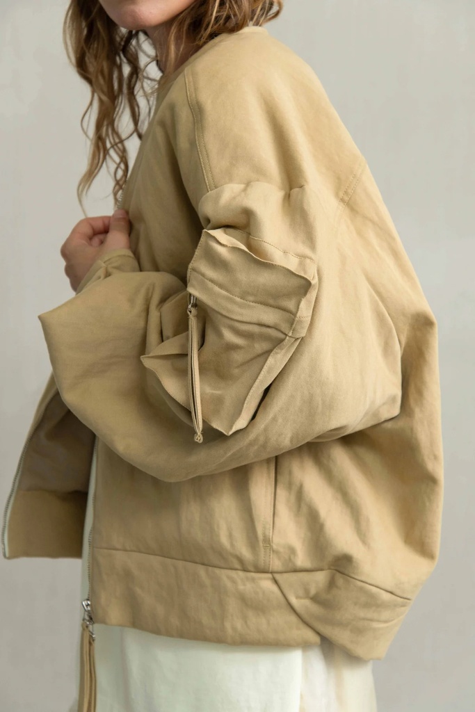 Humanoid jakki Helia Sand