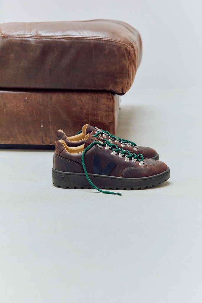 VEJA skór Atlas Oiled Leather Agate - Brown/Black