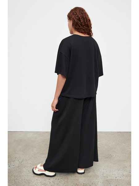 Kowtow Light Boxy Tee Black