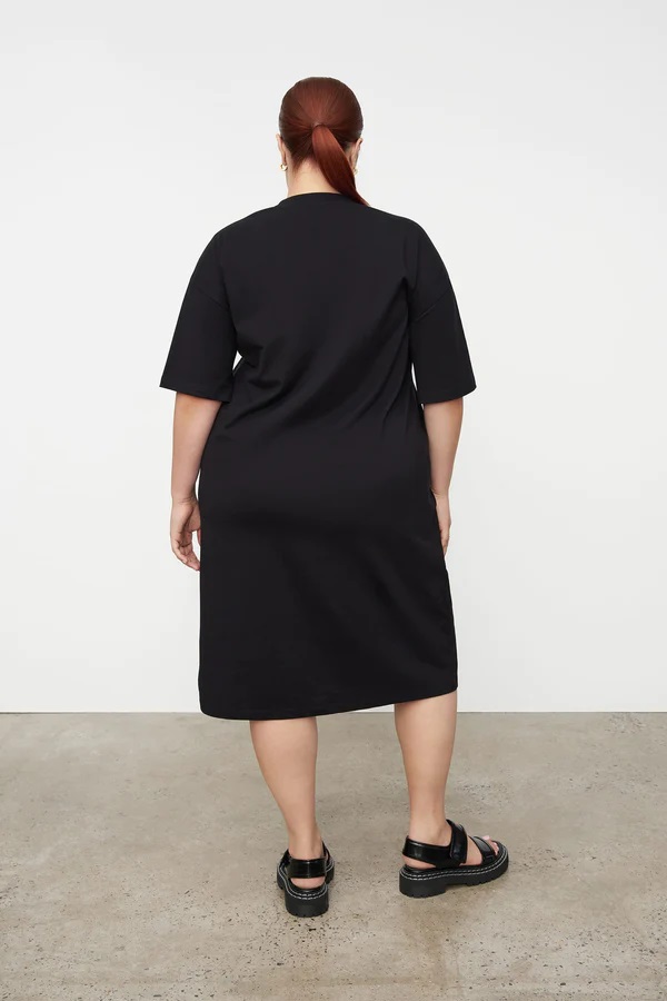 KOWTOW Kjóll EVERYDAY BOXY DRESS BLACK