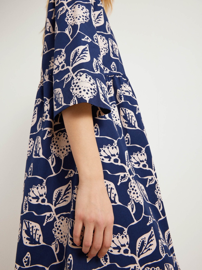 Lanius kjóll Kleid mit V Ausschnitt Garden blue