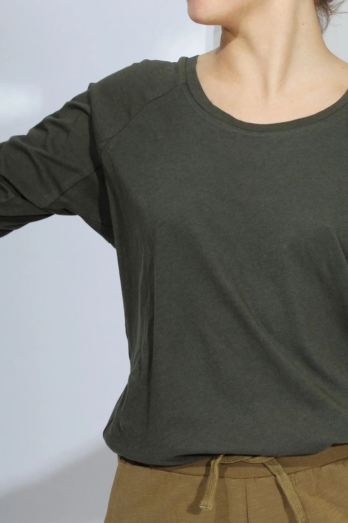 YOGAMII Mukha Blouse Dark Olive