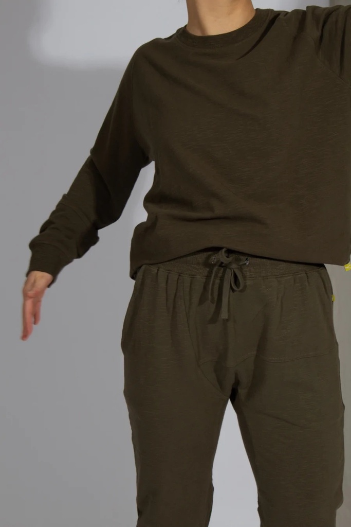 YOGAMII - MUDRA Sweatshirt  - Dark Olive