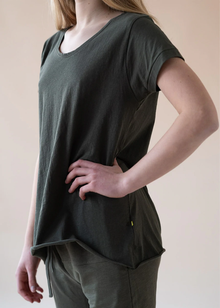 YOGAMII Yama Tee DARK OLIVE