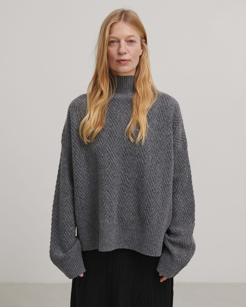 FUB peysa Lambswool Structure sweater 13323 Charcoal