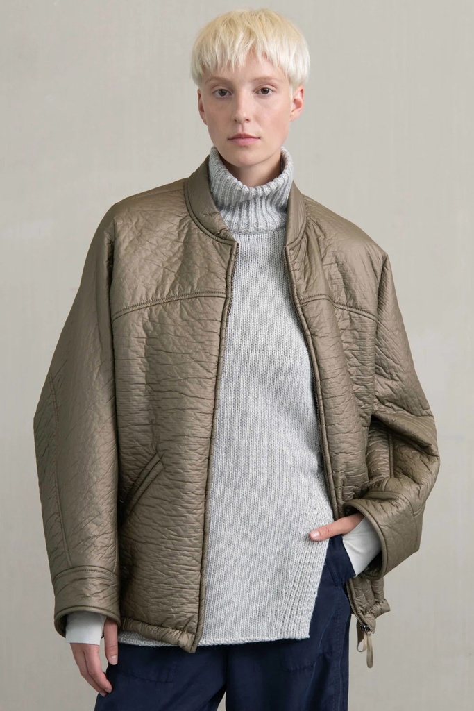 Humanoid jakki Charlotte Quartz