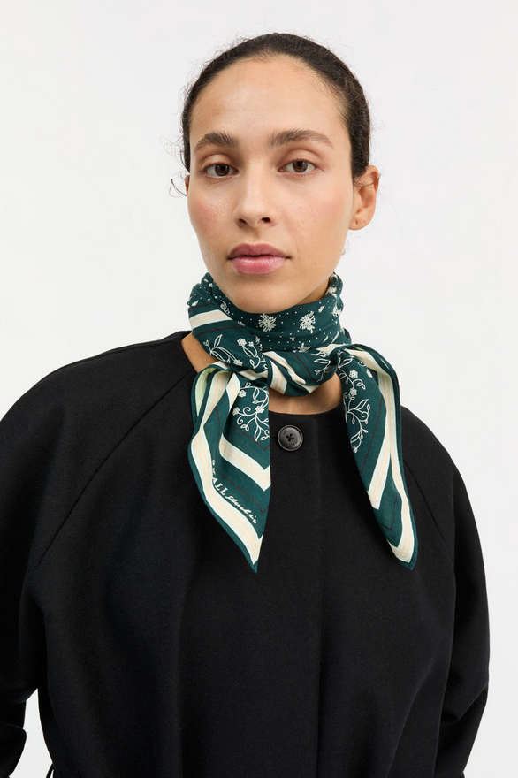SKALL  klútur Classic scarf Pine green 90x90