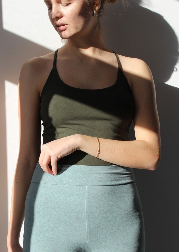 YOGAMI NADI STRAP TOP DARK OLIVE